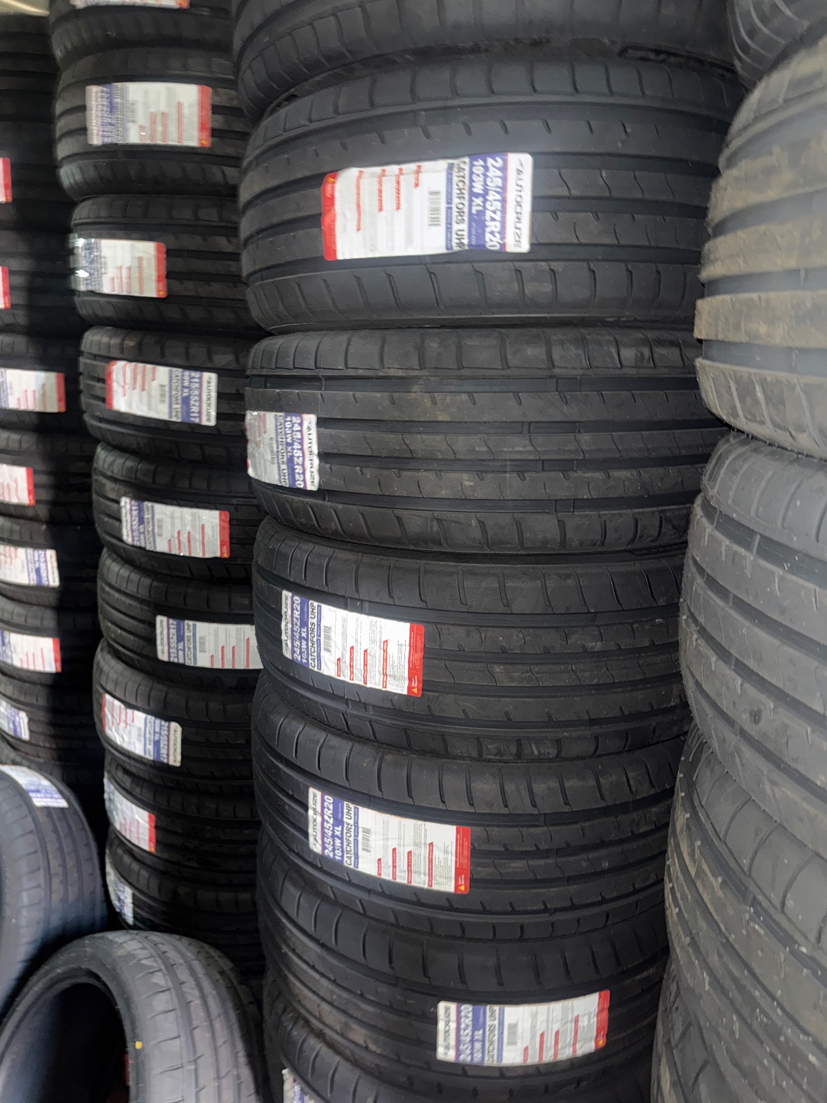 Autocruze Catcfors 245/45R20 103E