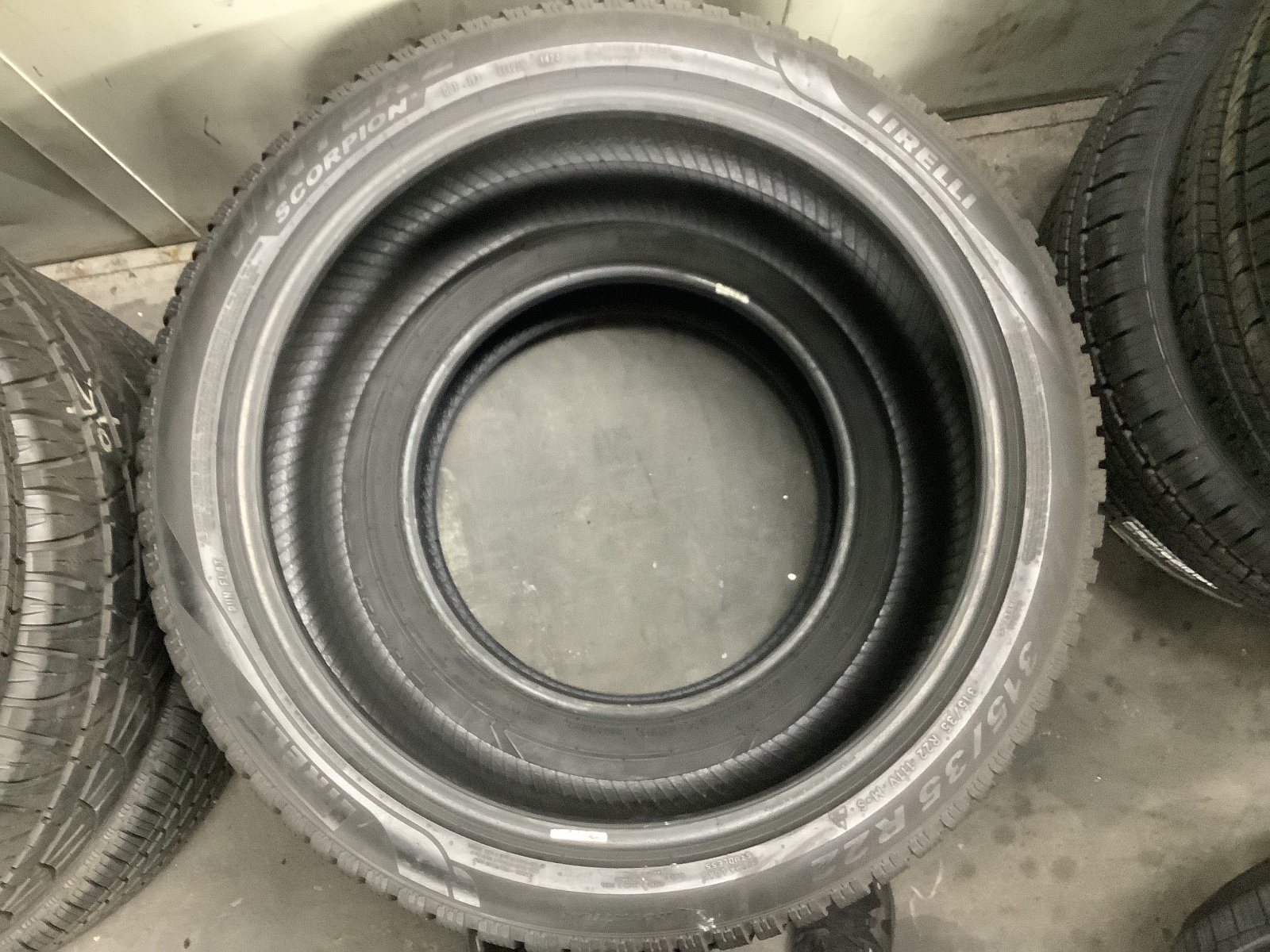Pirelli Scorpion Winter 2 315/35R22 111V