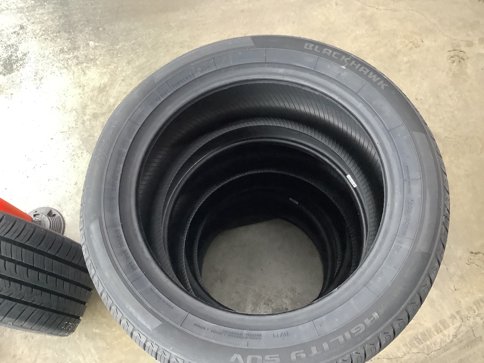 Blackhawk QUALITY SUV 235/50R18 97VV