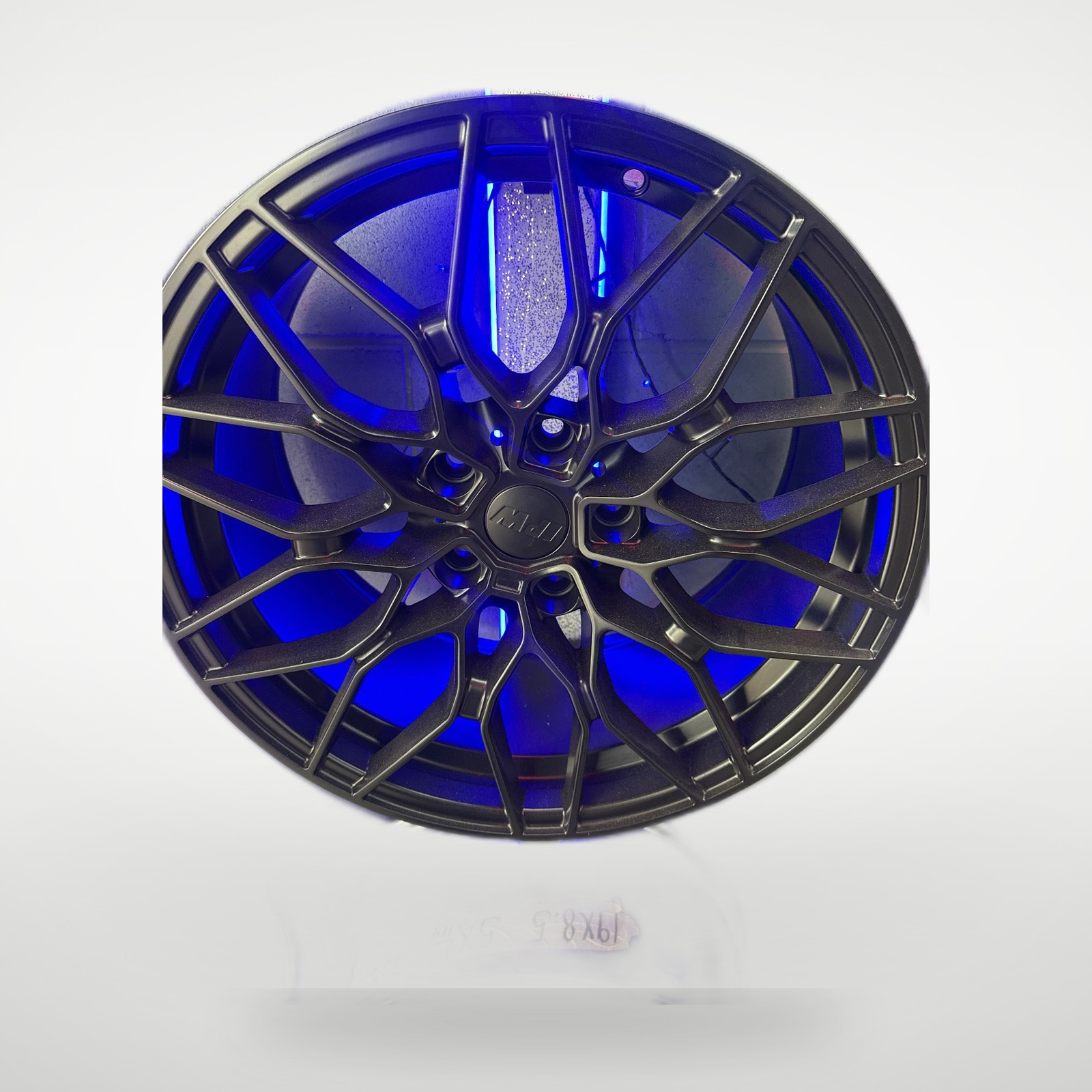 Aftermarket staggered W719 Wheel 18"