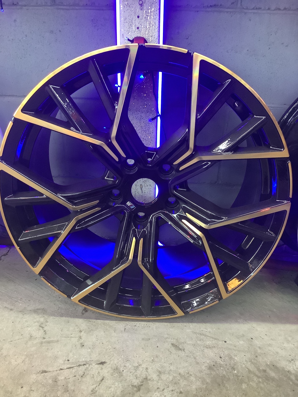 Aftermarket staggered STG Wheel 19"