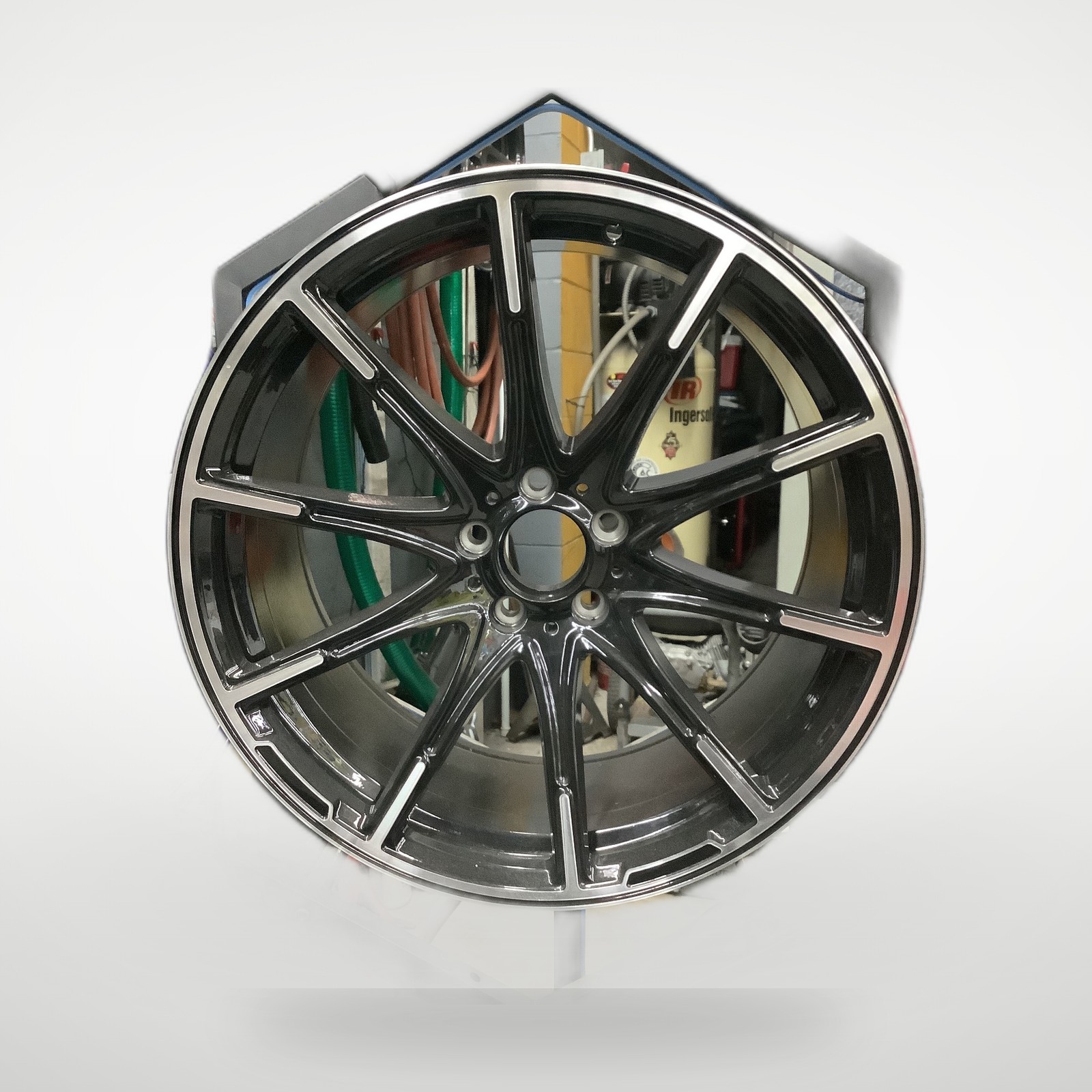 Aftermarket staggered K1117 Wheel 20"