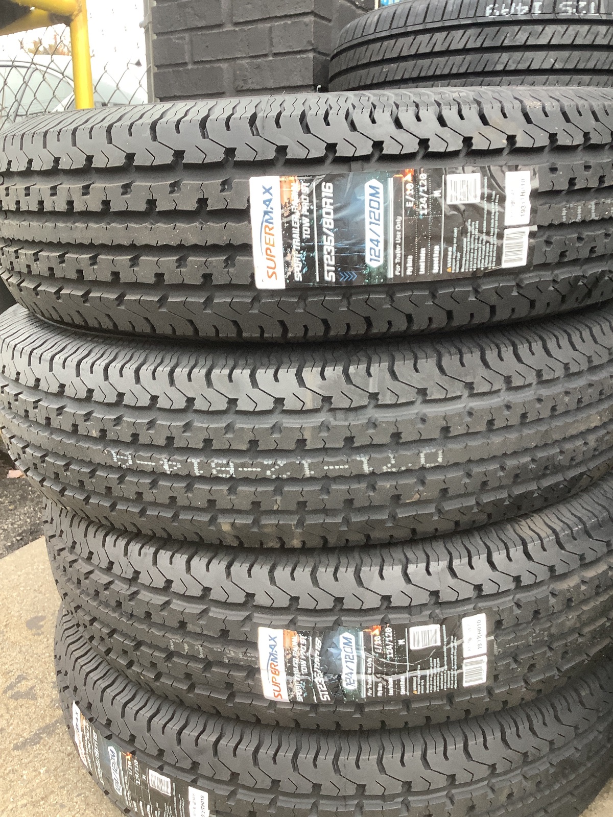 Supermax ST235/80R16 ST235/80R16 124