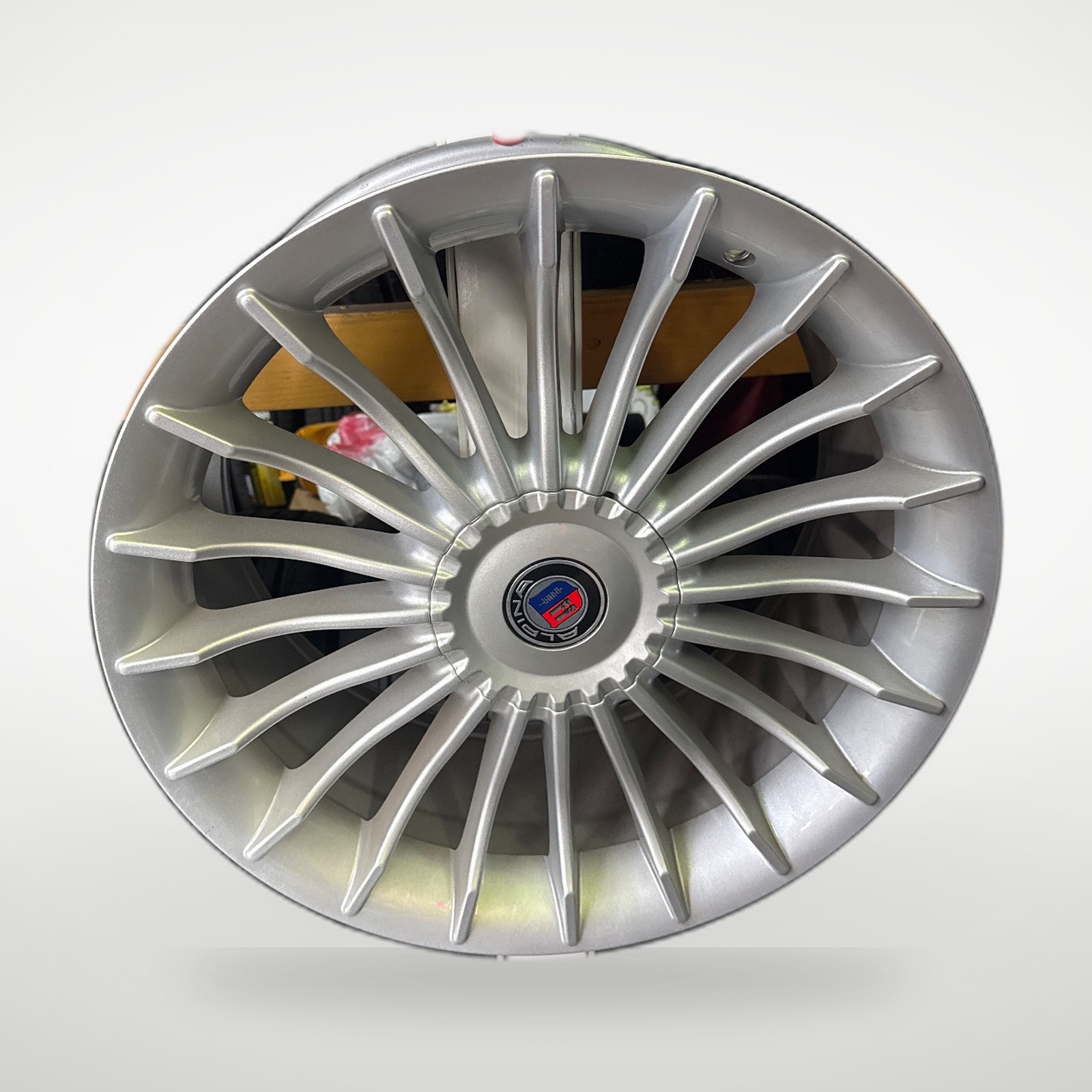 Aftermarket staggered 724 Wheel 19"