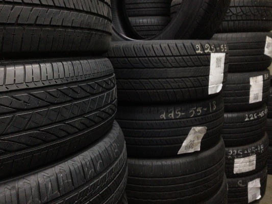 P225/55R18