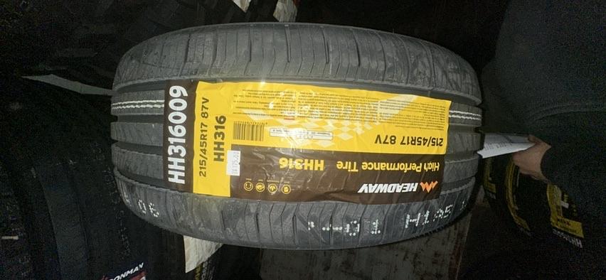 Headway 215/45R17 · New